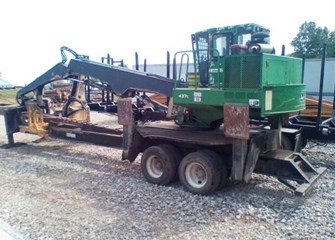 John Deere 437C Log Loader